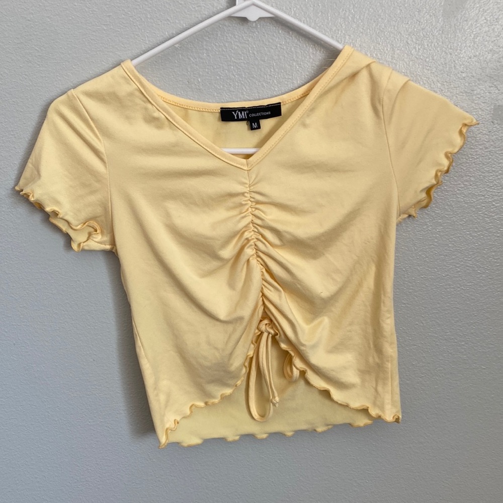 Yellow shirt - size M